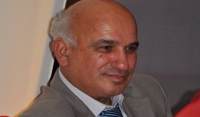 Şair Kəramət Şükürovun küçədə meyiti aşkarlanıb Şair Kəramət Şükürovun küçədə meyiti aşkarlanıb