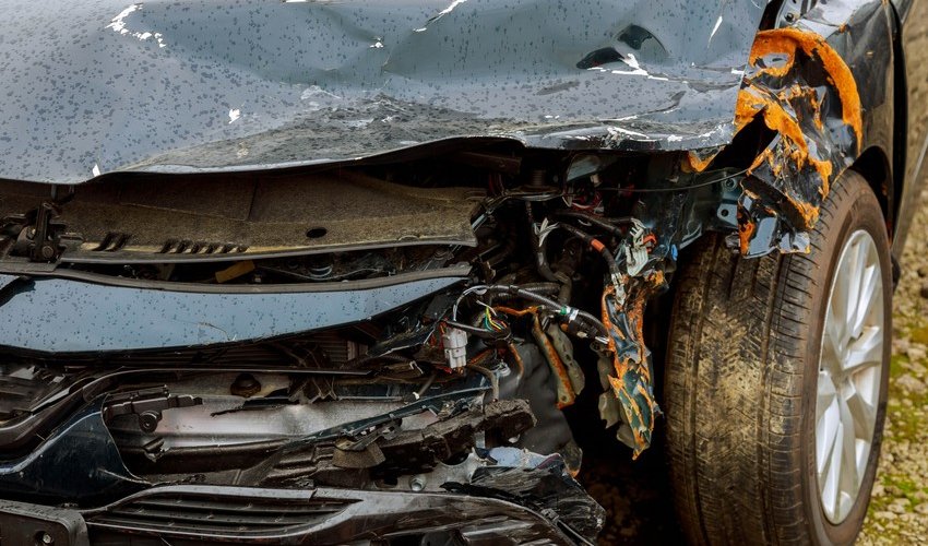 В Шеки автомобиль врезался в дерево, пострадали мать и двое малолетних детей В Шеки автомобиль врезался в дерево, пострадали мать и двое малолетних детей