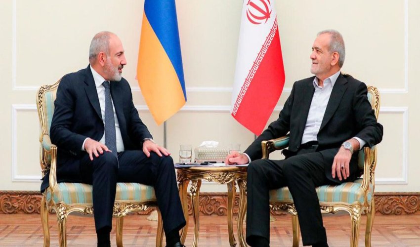İran və Ermənistan arasında 10 memorandum imzalanıb İran və Ermənistan arasında 10 memorandum imzalanıb