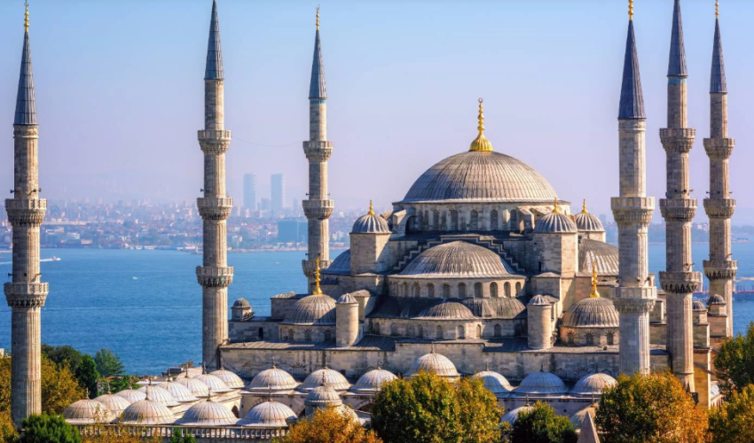 İstanbulun daha bir rayon rəhbəri həbs edilib