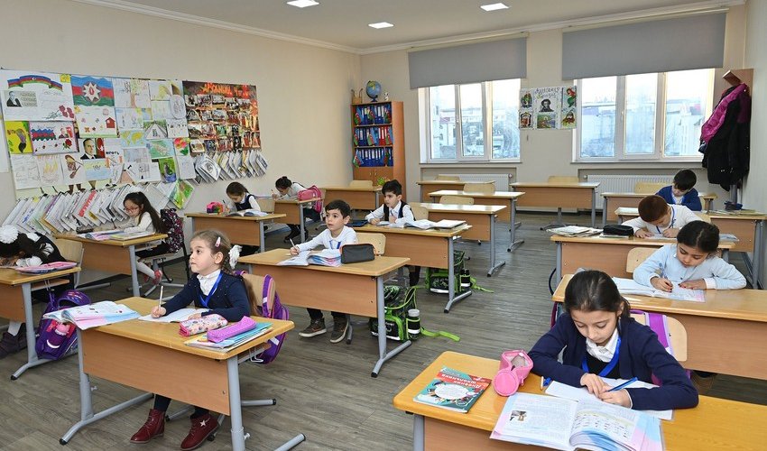

Şagirdlərin elektron yerdəyişməsi prosesinin müddəti uzadılıb
