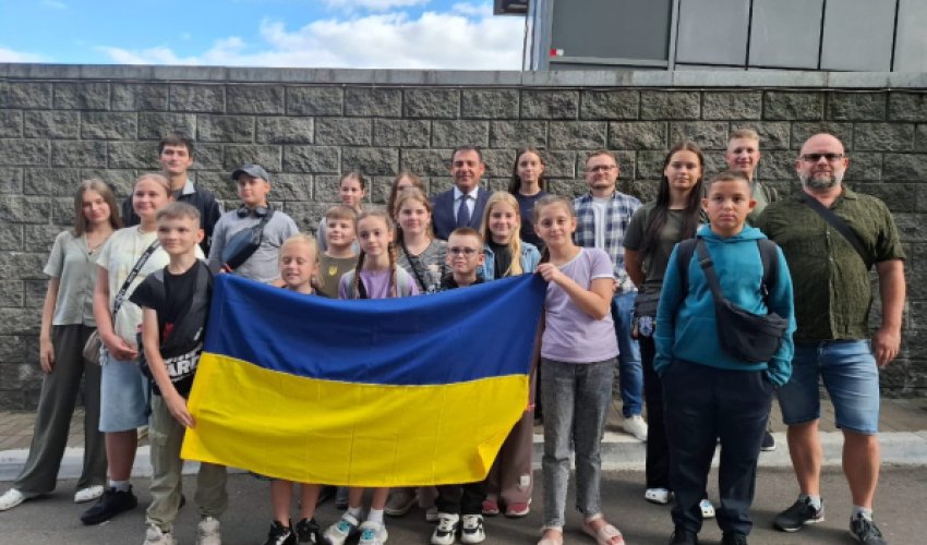Еще 30 украинских детей отправились на реабилитацию в Баку
