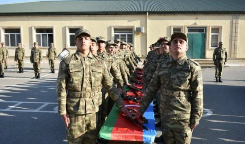 Ильхам Алиев объявил призыв на военную службу