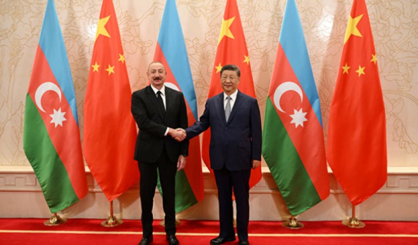 Prezident İlham Əliyev Tiencində Si Cinpinlə görüşüb Prezident İlham Əliyev Tiencində Si Cinpinlə görüşüb
