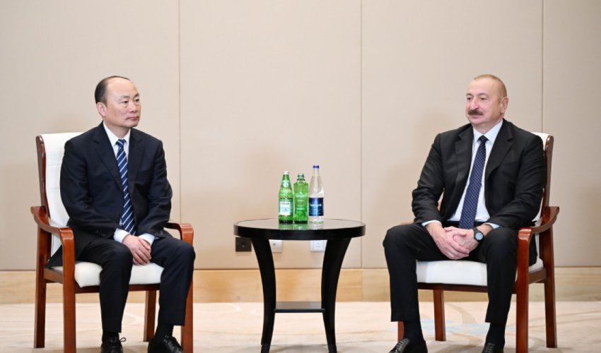 Əliyev Çinin CNCEC şirkətinin sədri ilə əməkdaşlıq məsələlərini müzakirə edib Əliyev Çinin CNCEC şirkətinin sədri ilə əməkdaşlıq məsələlərini müzakirə edib