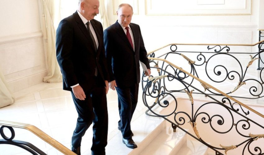 Алиев и Путин обменялись рукопожатием в Пекине Алиев и Путин обменялись рукопожатием в Пекине