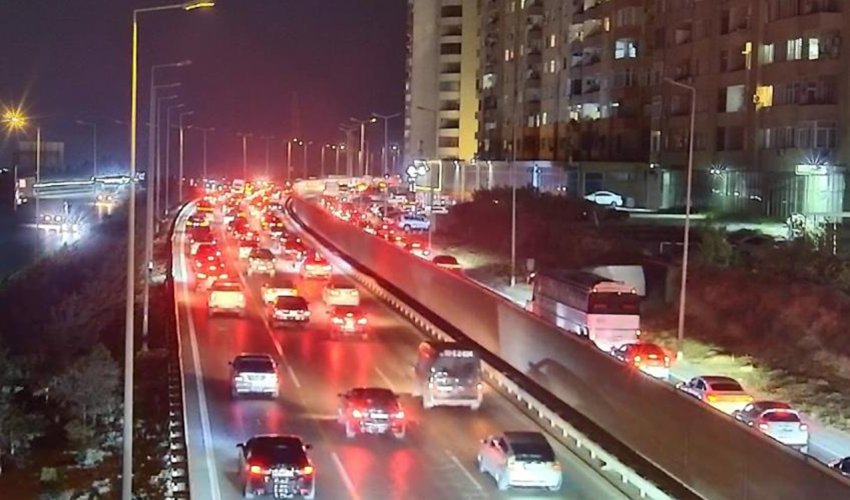 Bakı Dairəvi yolda avtoqəza olub, sıxlıq yaranıb