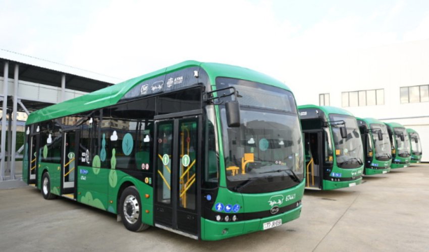 AYNA yeni tədris ilinə hazırlıq çərçivəsində avtobusların sayını artırır AYNA yeni tədris ilinə hazırlıq çərçivəsində avtobusların sayını artırır