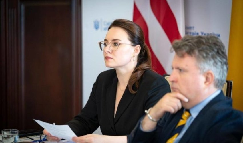 Киев призвал к санкциям против нефтяных гигантов России Киев призвал к санкциям против нефтяных гигантов России