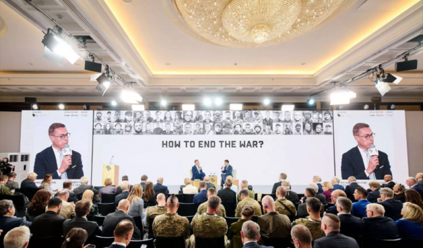 Между президентом Финляндии и Борисом Джонсоном разгорелся спор об Украине
