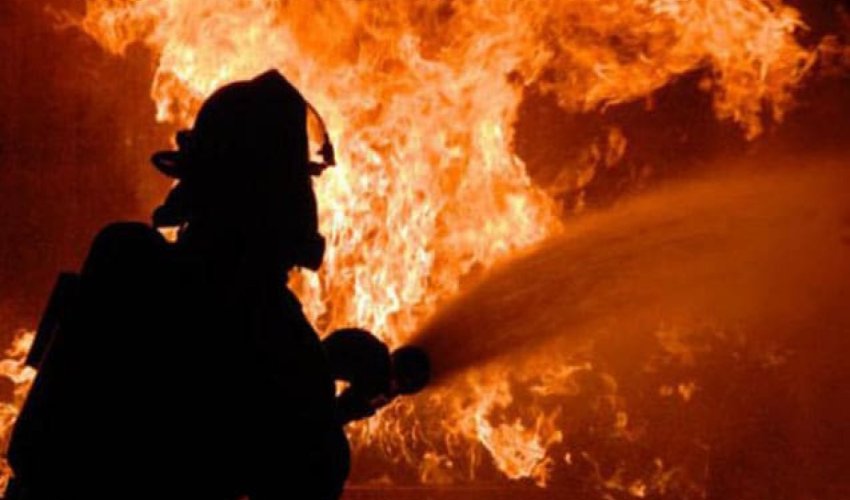 В многоквартирном доме, расположенном в Ясамальском районе, произошёл пожар В многоквартирном доме, расположенном в Ясамальском районе, произошёл пожар