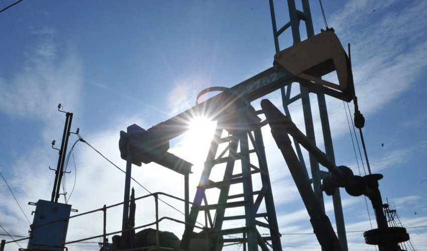 Oil gains as tension flares in Europe, Middle East Oil gains as tension flares in Europe, Middle East