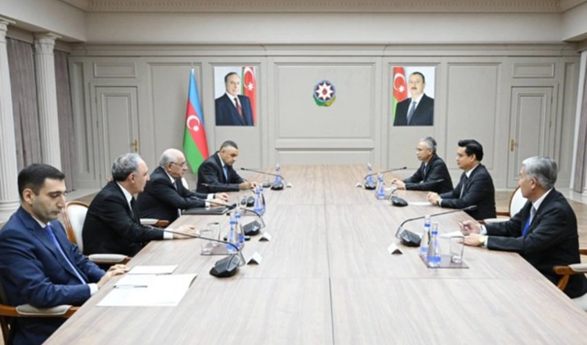 Əli Əsədov Laosun baş prokuroru ilə görüşüb