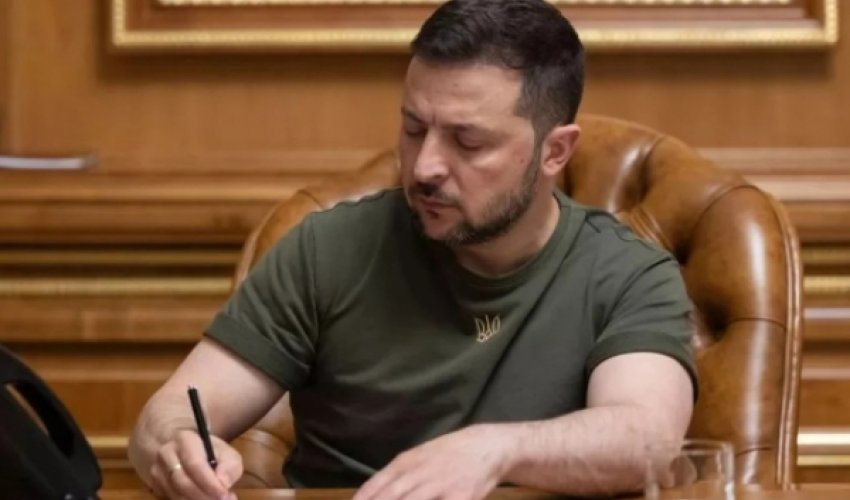Зеленский разрешил направлять украинские войска в Турцию Зеленский разрешил направлять украинские войска в Турцию