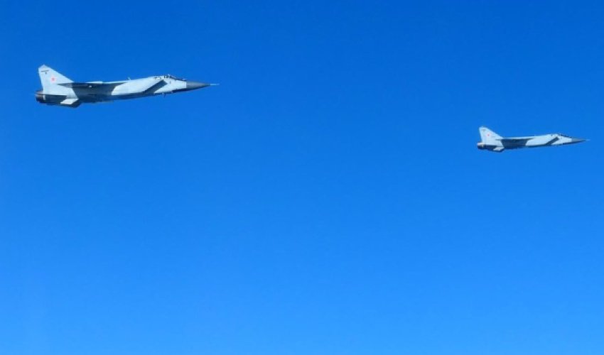 Венгерские истребители перехватили российские самолеты