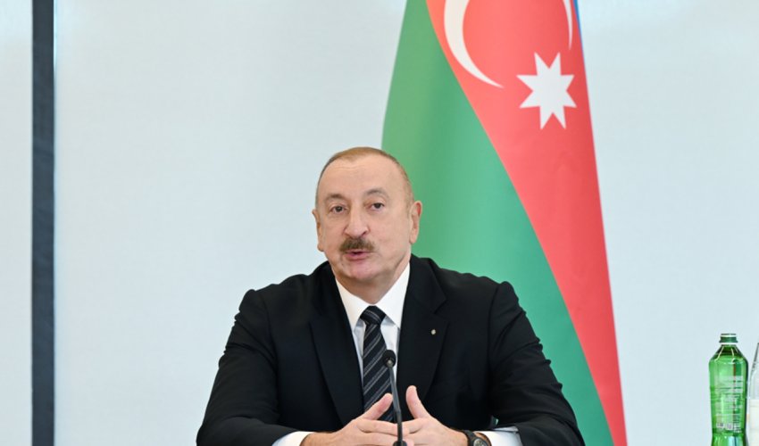Əliyev "Avropa Siyasi Birliyi"nin 7-ci Zirvə toplantısının açılış plenar sessiyasında iştirak edir