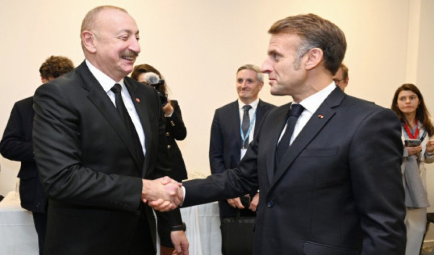 Prezident Kopenhagendə Makronla görüşüb