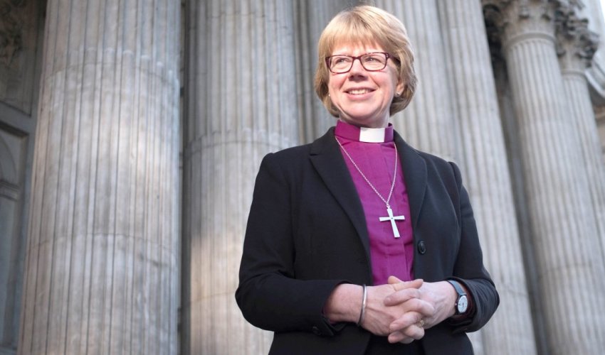 Sarah Mullally becomes the first woman to lead Church of England