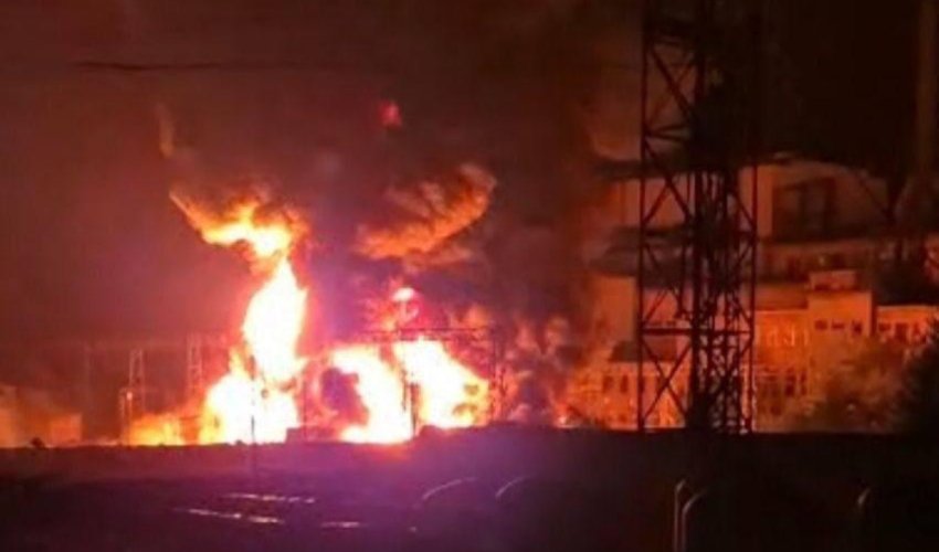 Русские ударили по ТЭЦ в Краматорске, начался сильный пожар Русские ударили по ТЭЦ в Краматорске, начался сильный пожар