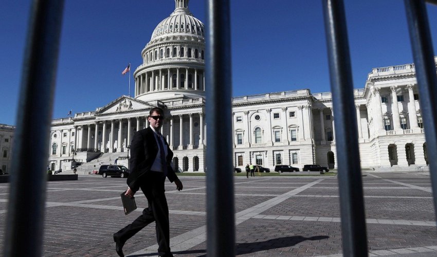 Сенат США продлил шатдаун