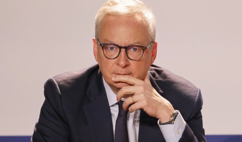 Министр обороны Франции объявил о своей отставке