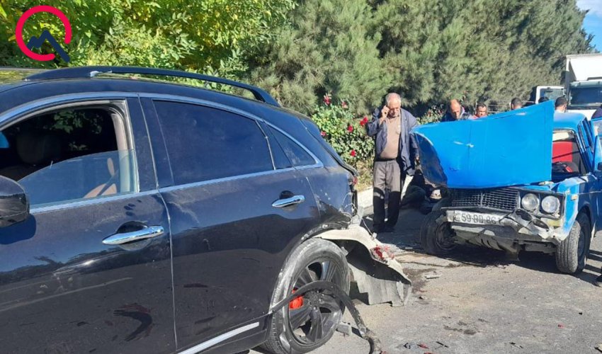 Bərdədə maşınlar toqquşub, xəsarət alanlar var