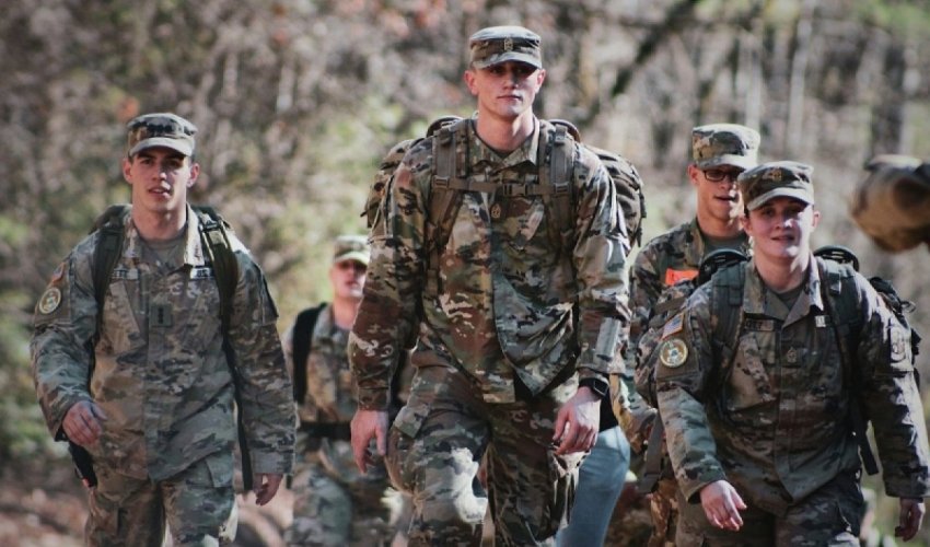 Джонсон зовет западных военных в Украину