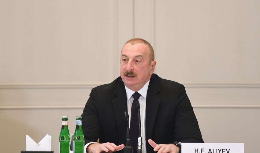 Алиев прибыл в Египет на саммит по Газе