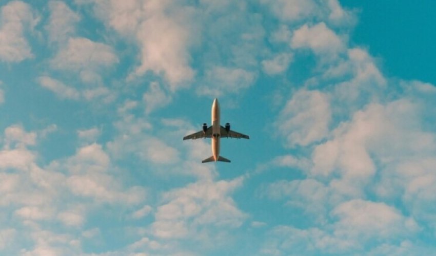 AZAL plane makes emergency landing in St Petersburg, passengers safe