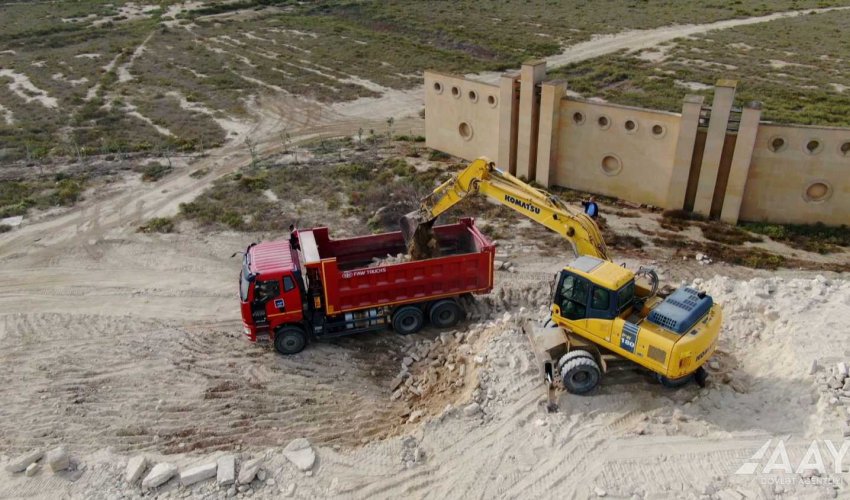 Bakıda iki qəsəbəni Zığ dairəsi–Hava Limanı yoluna birləşdirən yanaşma yolları tikilir Bakıda iki qəsəbəni Zığ dairəsi–Hava Limanı yoluna birləşdirən yanaşma yolları tikilir