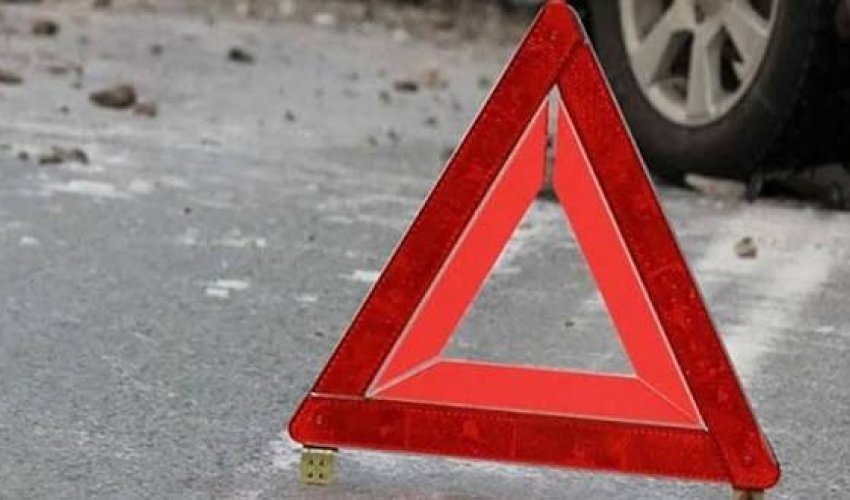 Qəbələdə iki avtomobil toqquşub, xəsarət alanlar var Qəbələdə iki avtomobil toqquşub, xəsarət alanlar var