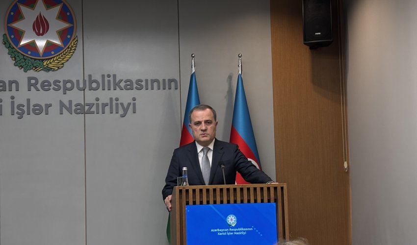 Azərbaycan üzərindən Şərq-Qərb marşrutu ilə daşınan yüklərin həcmi 90 faiz artıb Azərbaycan üzərindən Şərq-Qərb marşrutu ilə daşınan yüklərin həcmi 90 faiz artıb