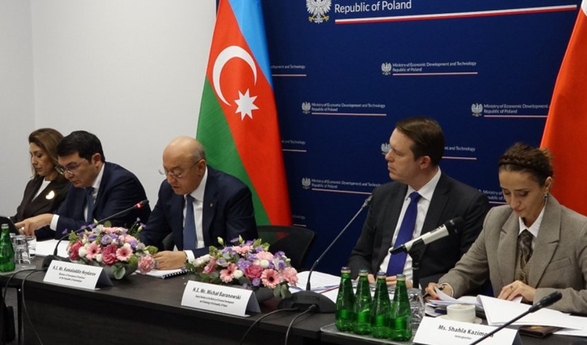 Varşavada Azərbaycan-Polşa biznes forumu keçirilib - Video Varşavada Azərbaycan-Polşa biznes forumu keçirilib - Video