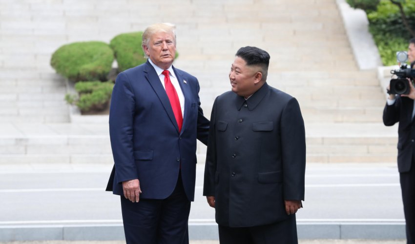 Tramp Asiya turu çərçivəsində Kim Çen Inlə görüşə hazır olduğunu açıqlayıb Tramp Asiya turu çərçivəsində Kim Çen Inlə görüşə hazır olduğunu açıqlayıb