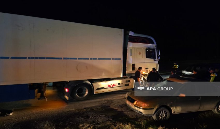 Naxçıvanda yük maşını ilə minik avtomobili toqquşub, ölən var