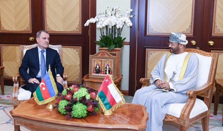 Azərbaycan və Oman XİN başçıları arasında təkbətək görüş keçirilir Azərbaycan və Oman XİN başçıları arasında təkbətək görüş keçirilir