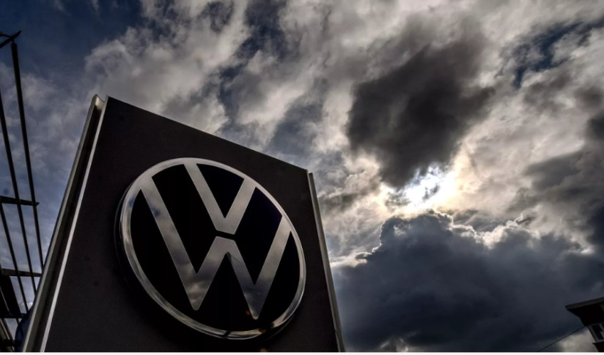 Volkswagen reports €1.07 billion quarterly loss amid tariffs and weak EV demand Volkswagen reports €1.07 billion quarterly loss amid tariffs and weak EV demand