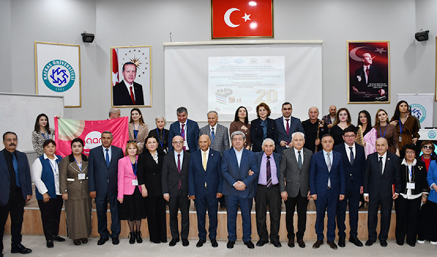 “Nar” Azərbaycan dilinə həsr olunmuş beynəlxalq simpoziuma dəstək olub “Nar” Azərbaycan dilinə həsr olunmuş beynəlxalq simpoziuma dəstək olub