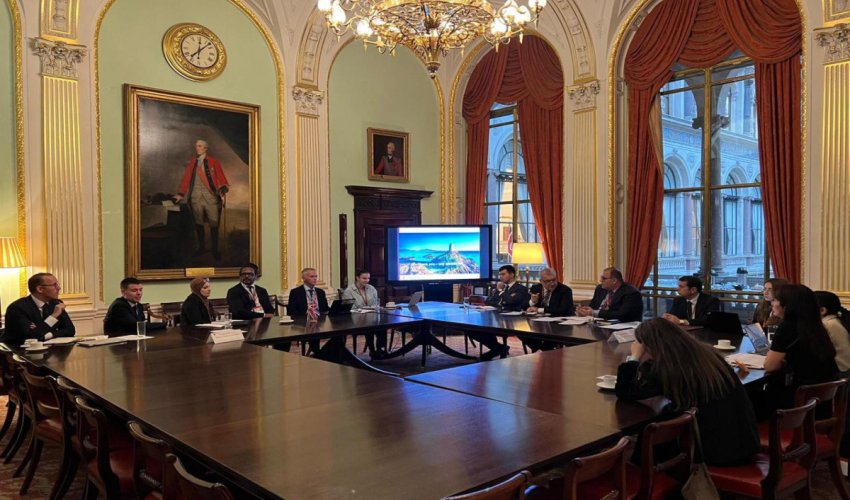 Azərbaycanla Britaniya arasında ilk konsulluq məsləhətləşmələri keçirilib Azərbaycanla Britaniya arasında ilk konsulluq məsləhətləşmələri keçirilib