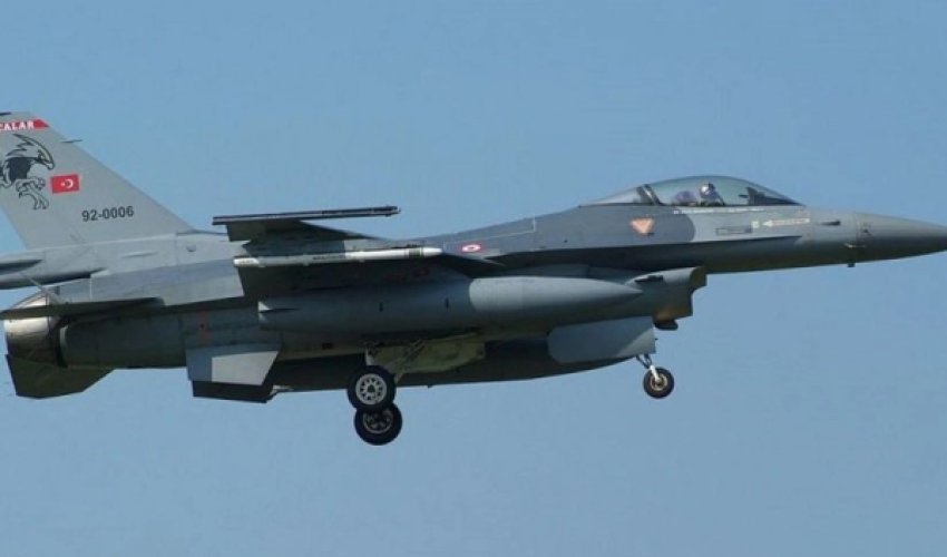 Турецкие самолеты защитят небо Балтии Турецкие самолеты защитят небо Балтии