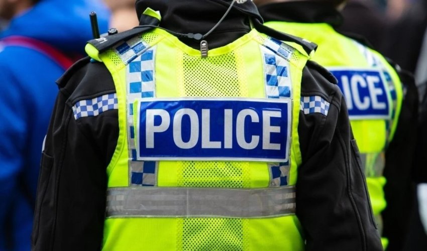 İngiltərədə qatarda bıçaqlı hücum baş verib İngiltərədə qatarda bıçaqlı hücum baş verib