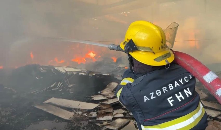 Sumqayıtda beşmərtəbəli yaşayış binasında yanğın baş verib