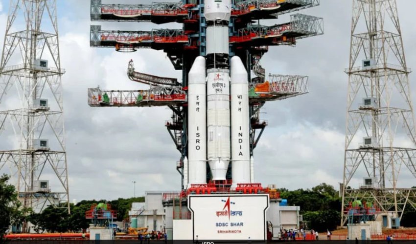 Гигантский военный спутник Индии достиг космоса