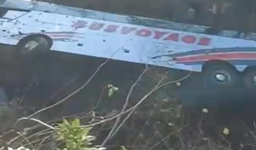 Ermənistanda tələbə avtobusu dərəyə aşıb, 30 yaralı var