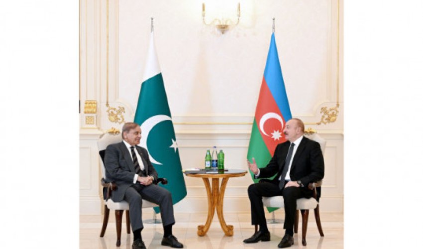 İlham Əliyevin Pakistanın Baş naziri ilə məhdud tərkibdə görüşü olub