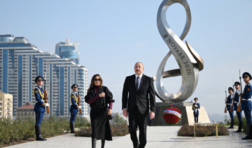 Алиевы на Аллее почетного захоронения и в Музее Победы