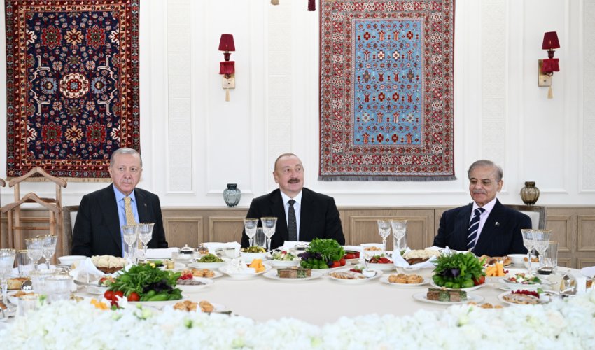 Rəsmilərin Bakı səfəri başa çatıb