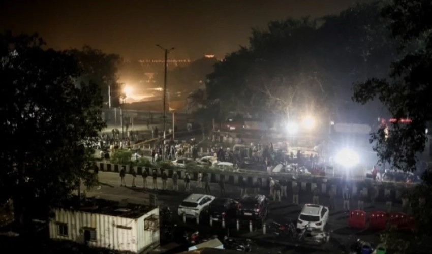 Автомобиль в Нью-Дели взорвал террорист-смертник