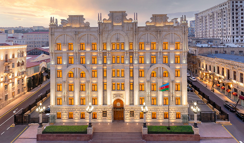 DİN - dən diplomatik nömrəli avtomobilin qayda pozuntusuna münasibət