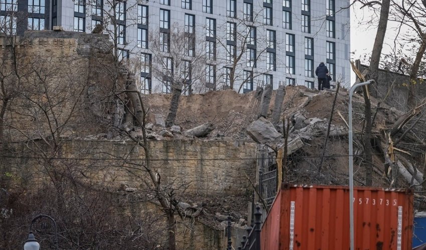 Париж о повреждении посольства Азербайджана в Киеве